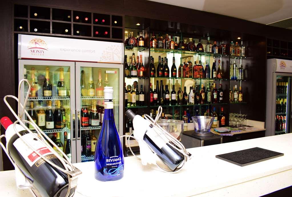 Monty Suites & Golf Uyo Restaurante foto
