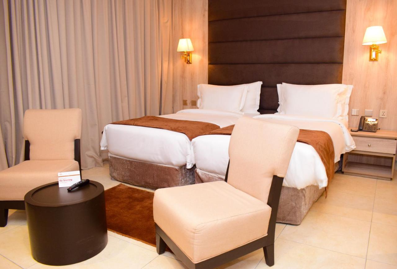 Monty Suites & Golf Uyo Exterior foto